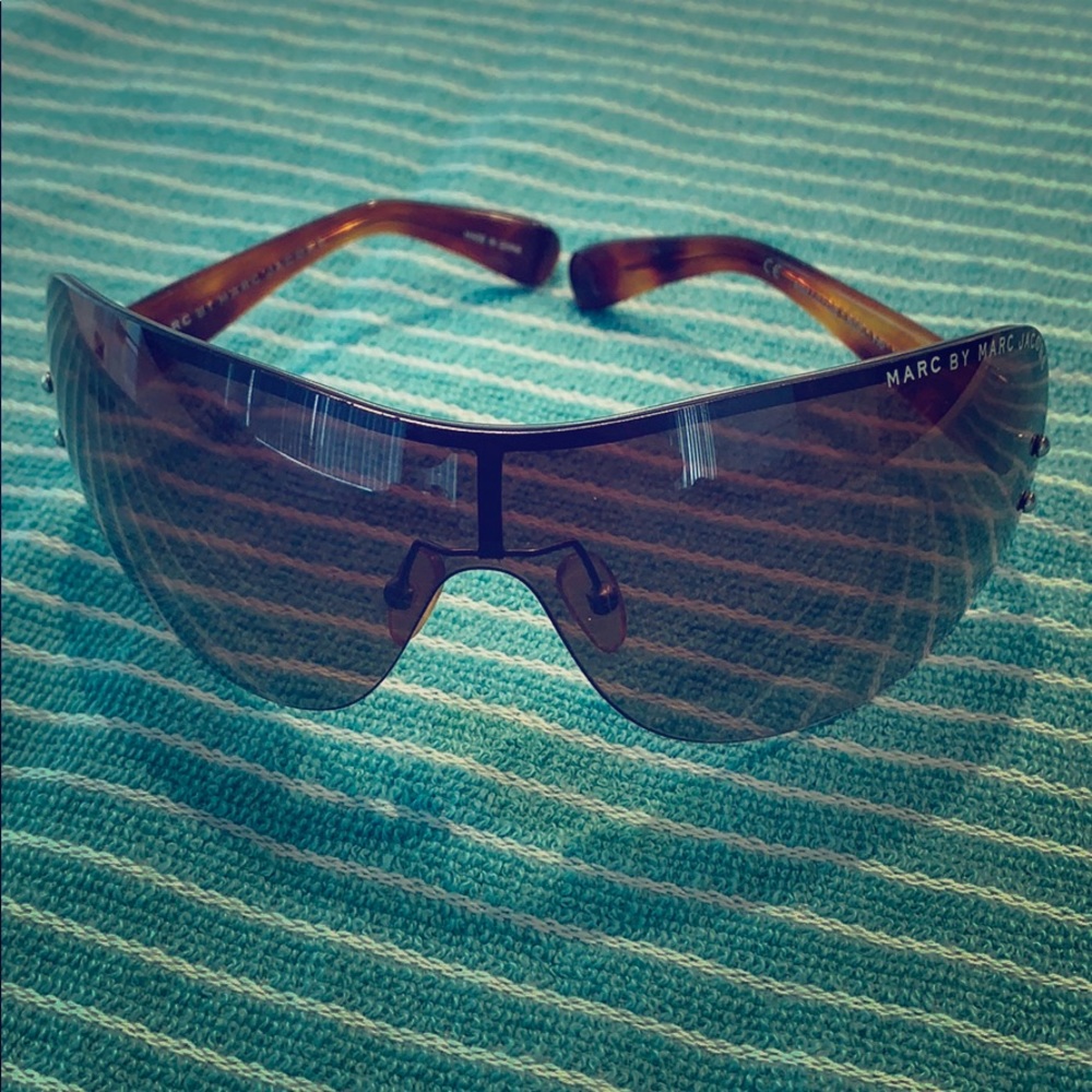 Marc Jacobs oversized sunglasses